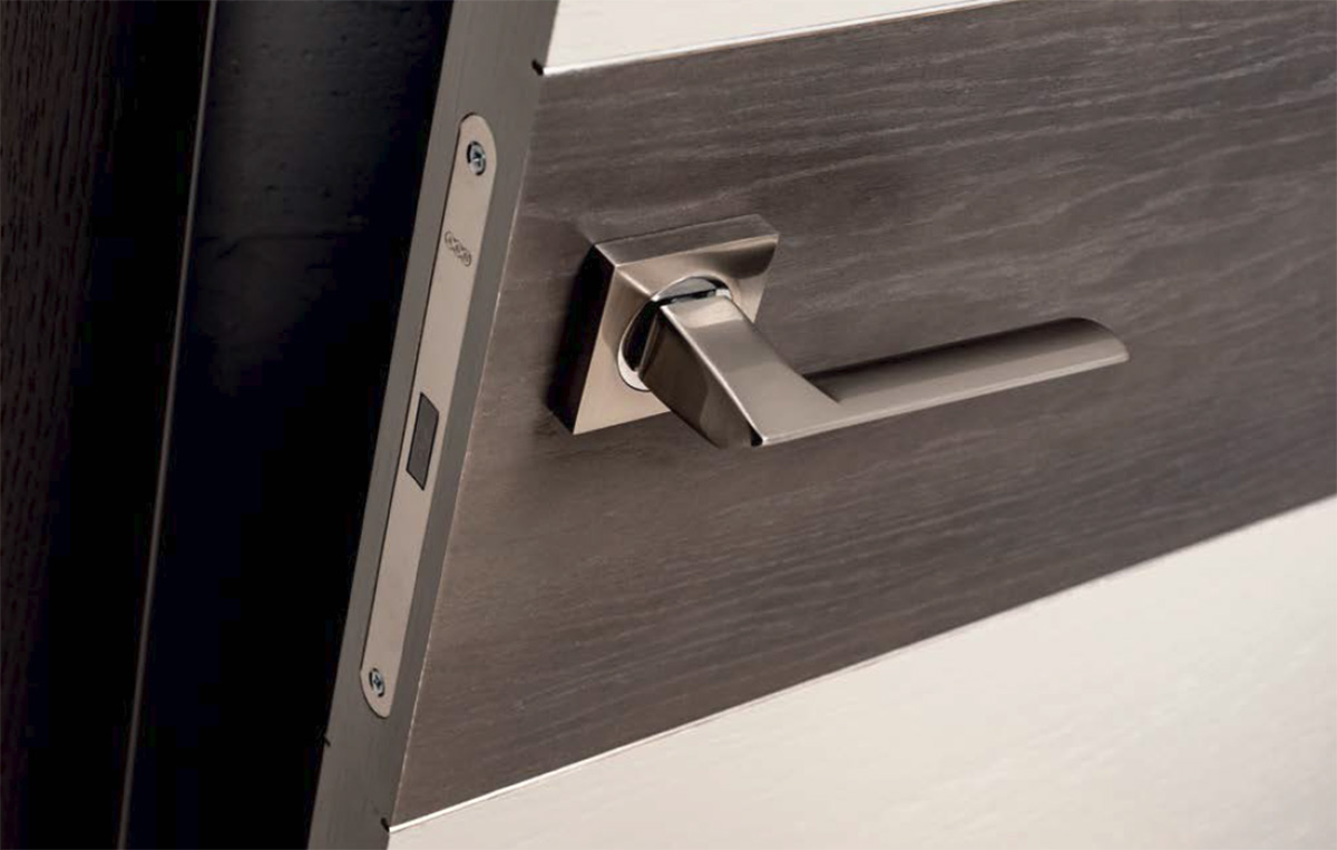 Двері з механізмом AGB італійського виробництва