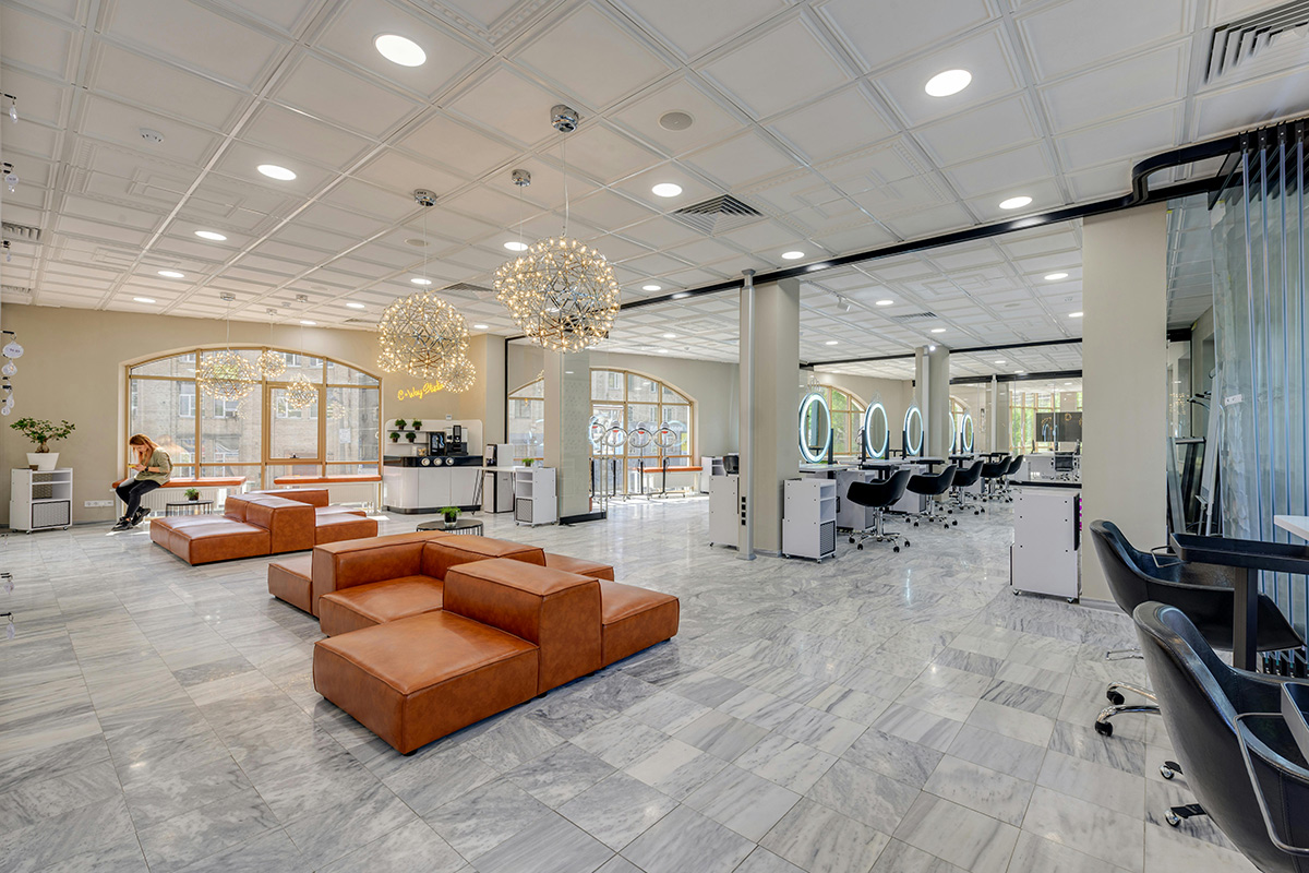 Плитка на підлогу в офісі - практично, але холодно