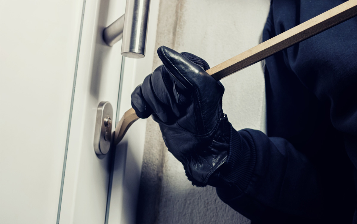 Безпека вхідних дверей