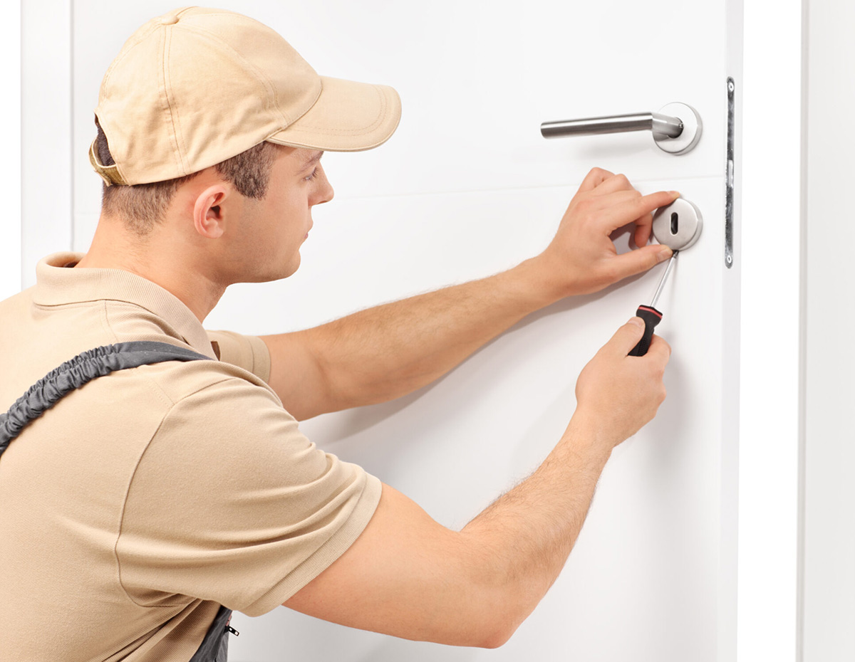 Встановлення та заміна міжкімнатних дверей